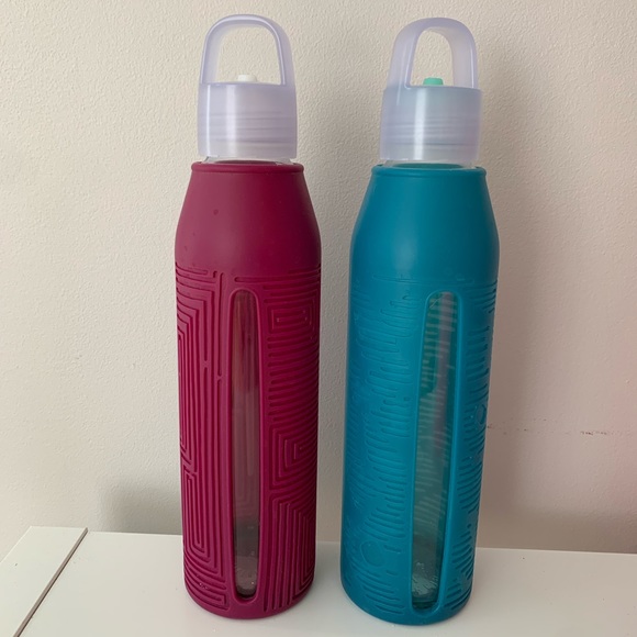 Lululemon glass and silicone bottles - Picture 2 of 4